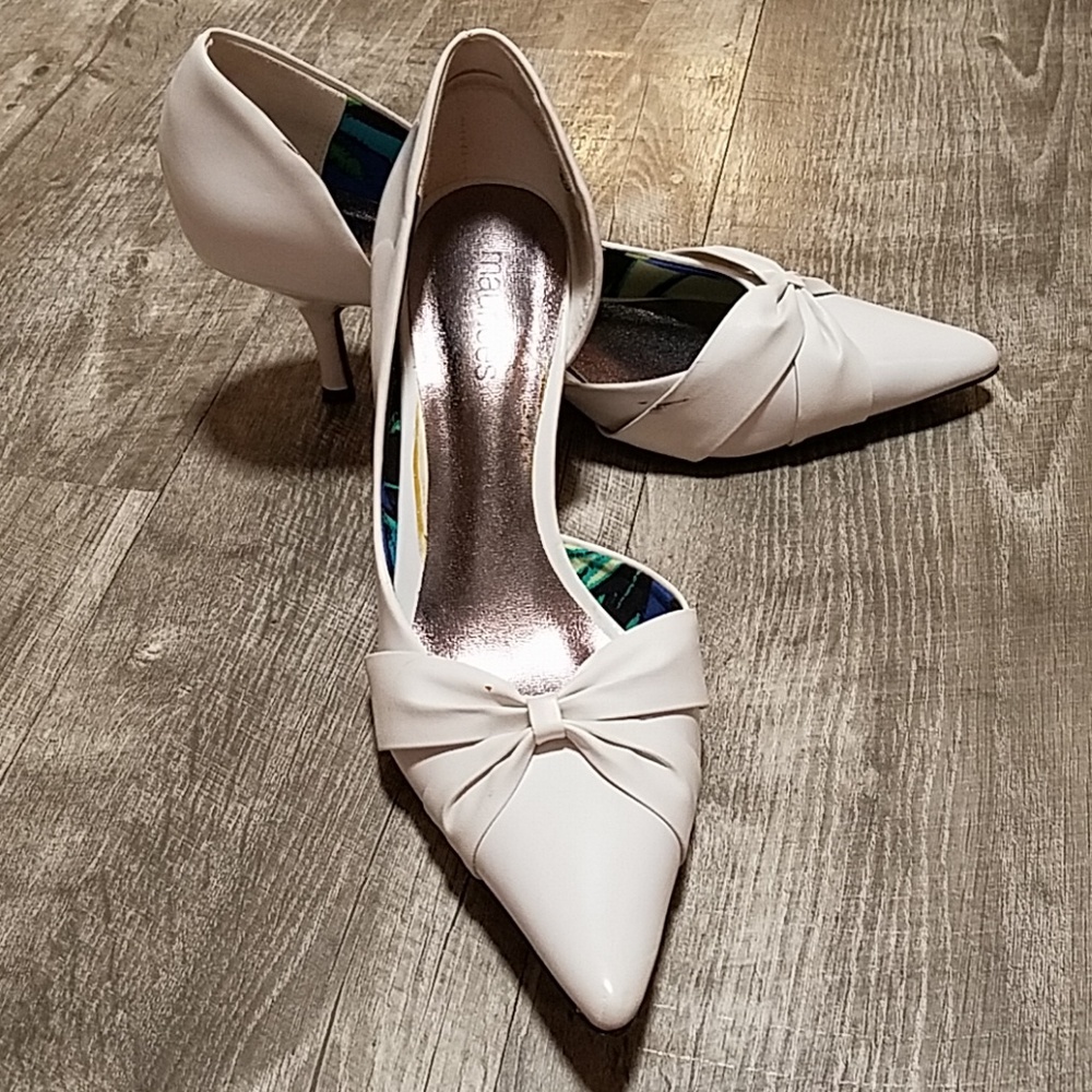 Maurices 6.5 white heels